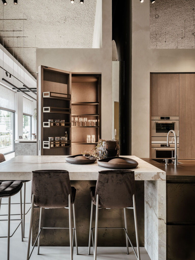 Culimaat showroom, kastenwand