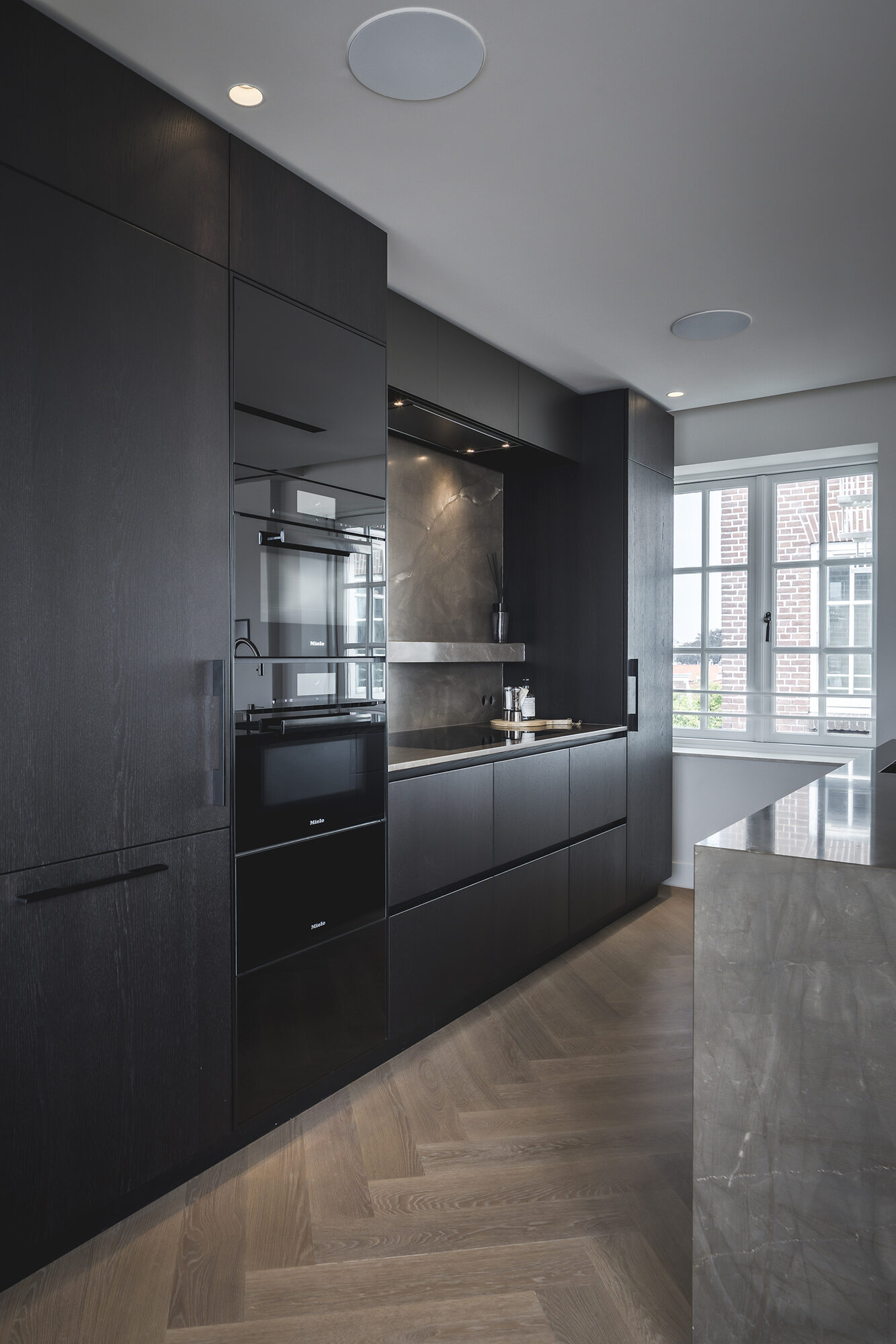 donkere keuken, luxe keuken, exclusieve keuken, culimaat, keuken inspiratie, keuken, lichte keuken