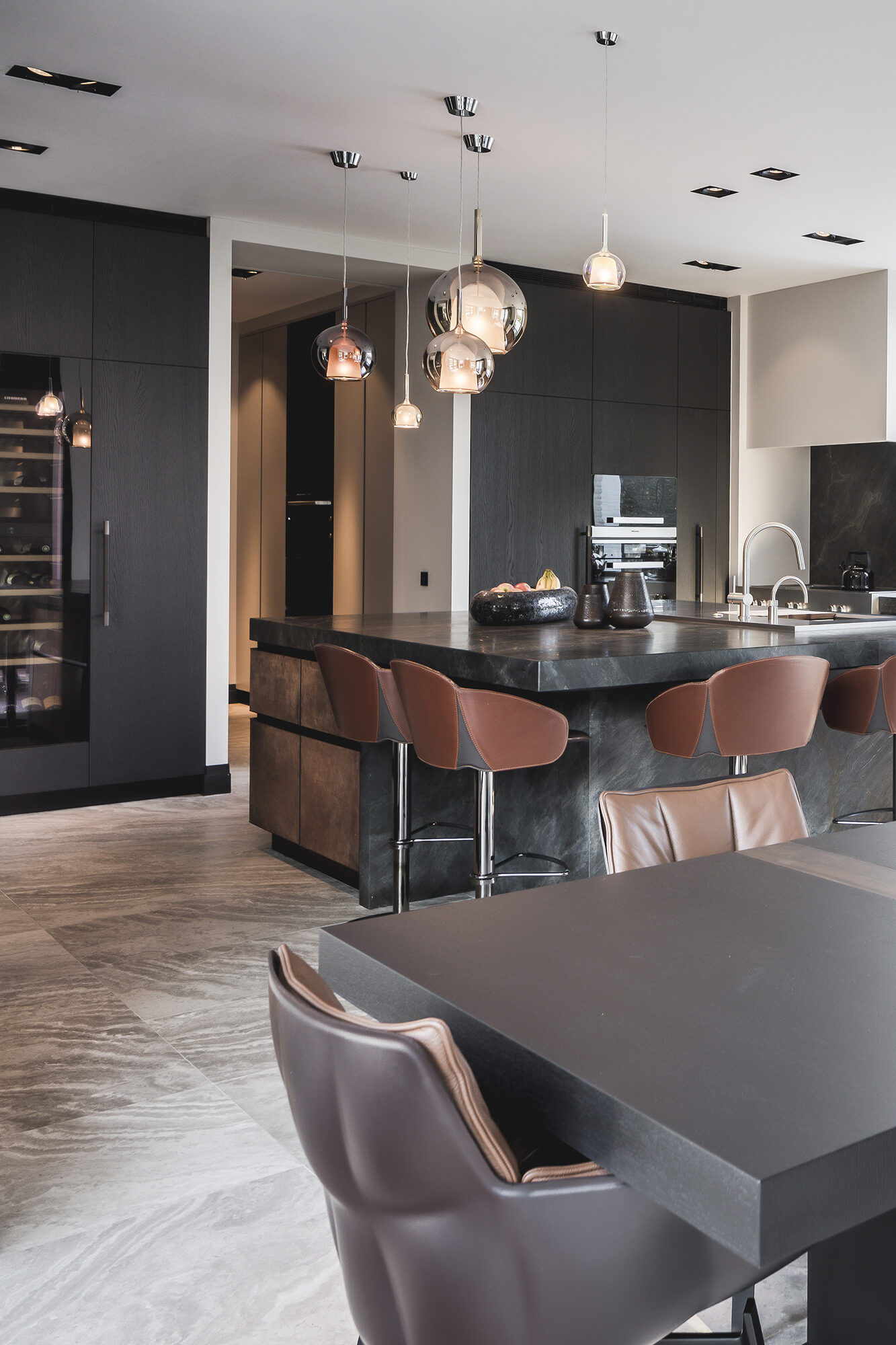 donkere keuken, luxe keuken, exclusieve keuken, culimaat, keuken inspiratie, keuken, lichte keuken